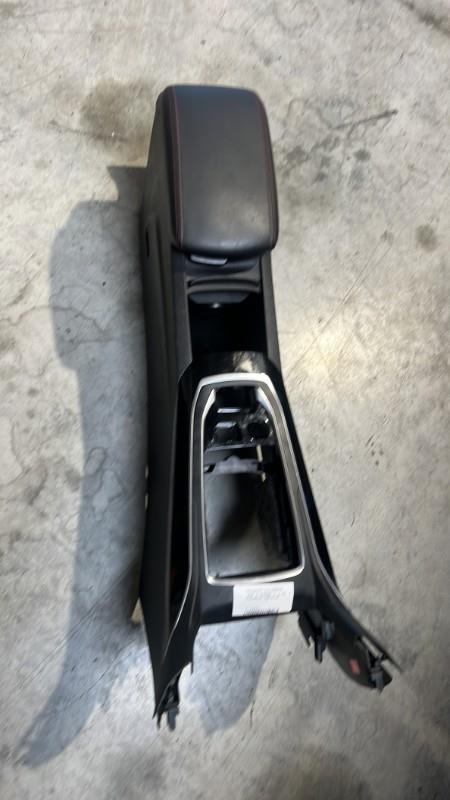 Console central (interieur plastique) PEUGEOT 308 2 PHASE 1 Essence - 1