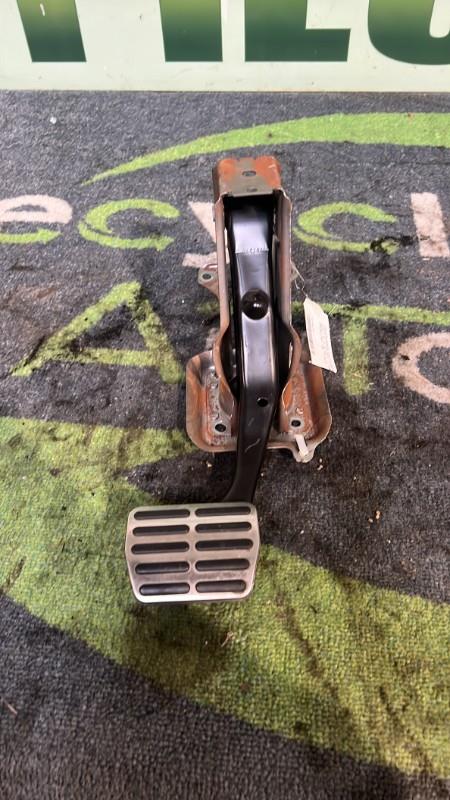 Pedale de frein VOLKSWAGEN GOLF 6 Essence - 1