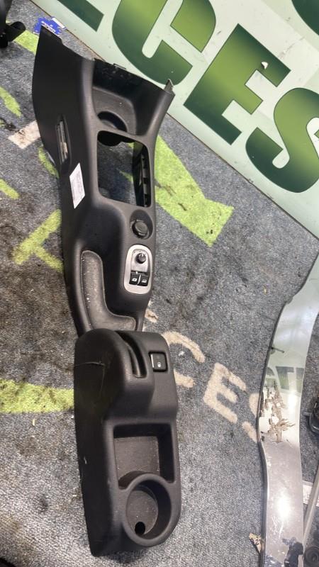 Console central (interieur plastique) PEUGEOT 206+ Diesel - 1