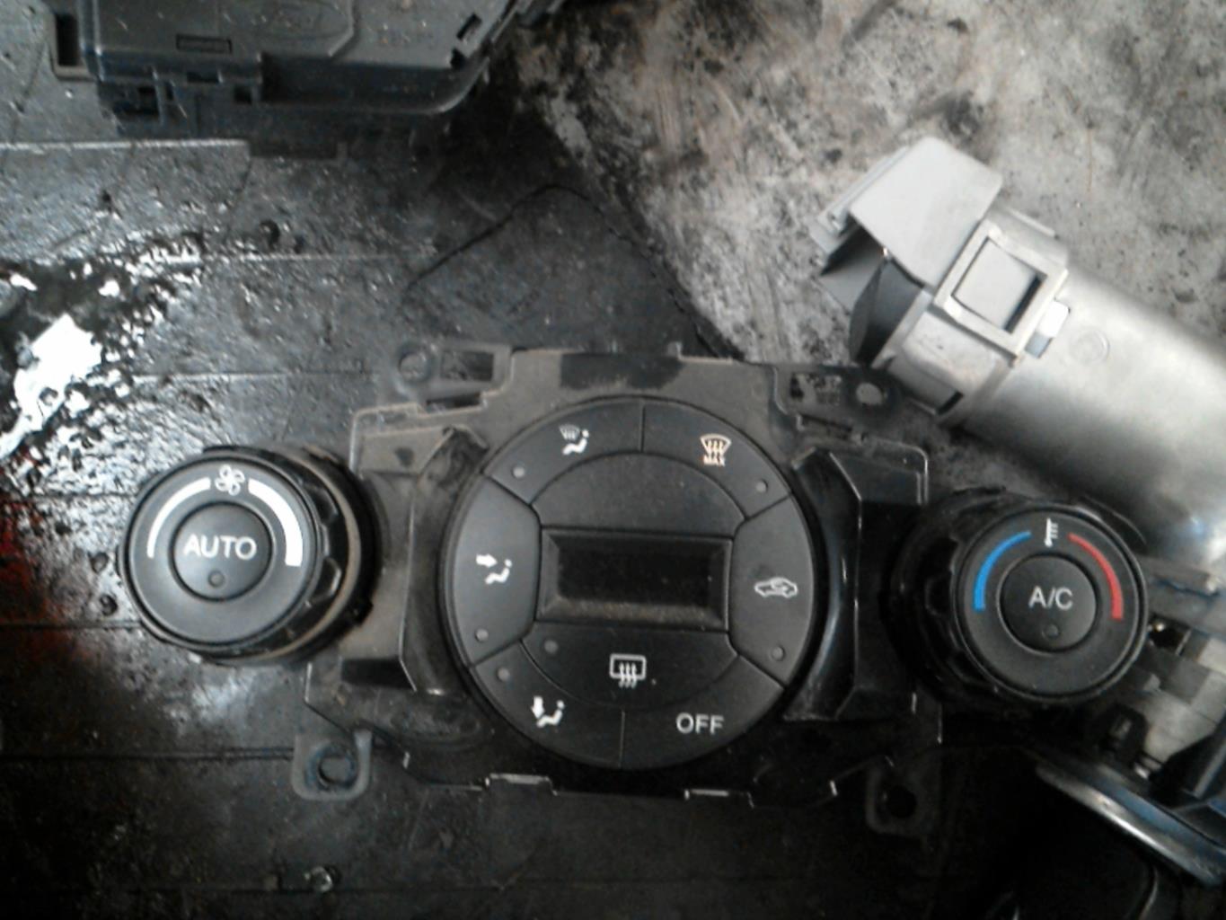 Commande chauffage FORD FIESTA 6 PHASE 1 Diesel - 1