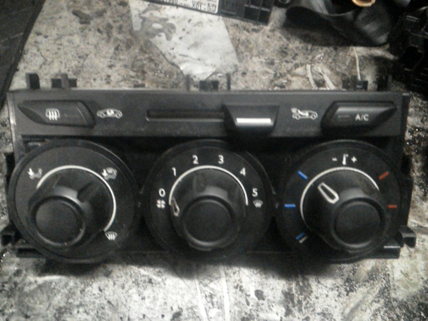 Commande chauffage CITROEN DS3 PHASE 1 Essence - 1