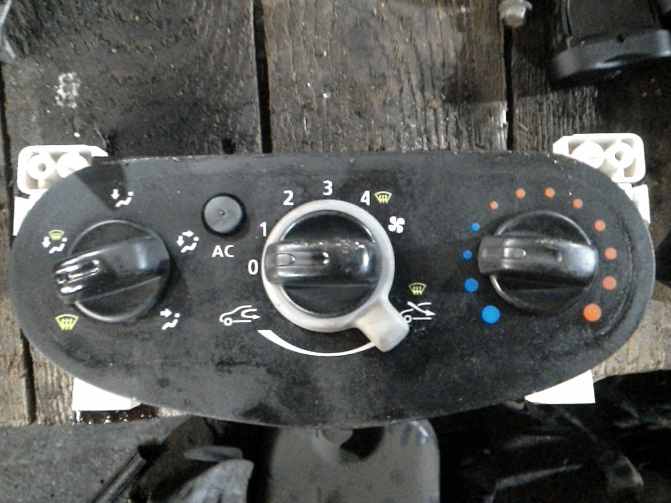 Commande chauffage DACIA LOGAN MCV 1 PHASE 2 BREAK Diesel - 1