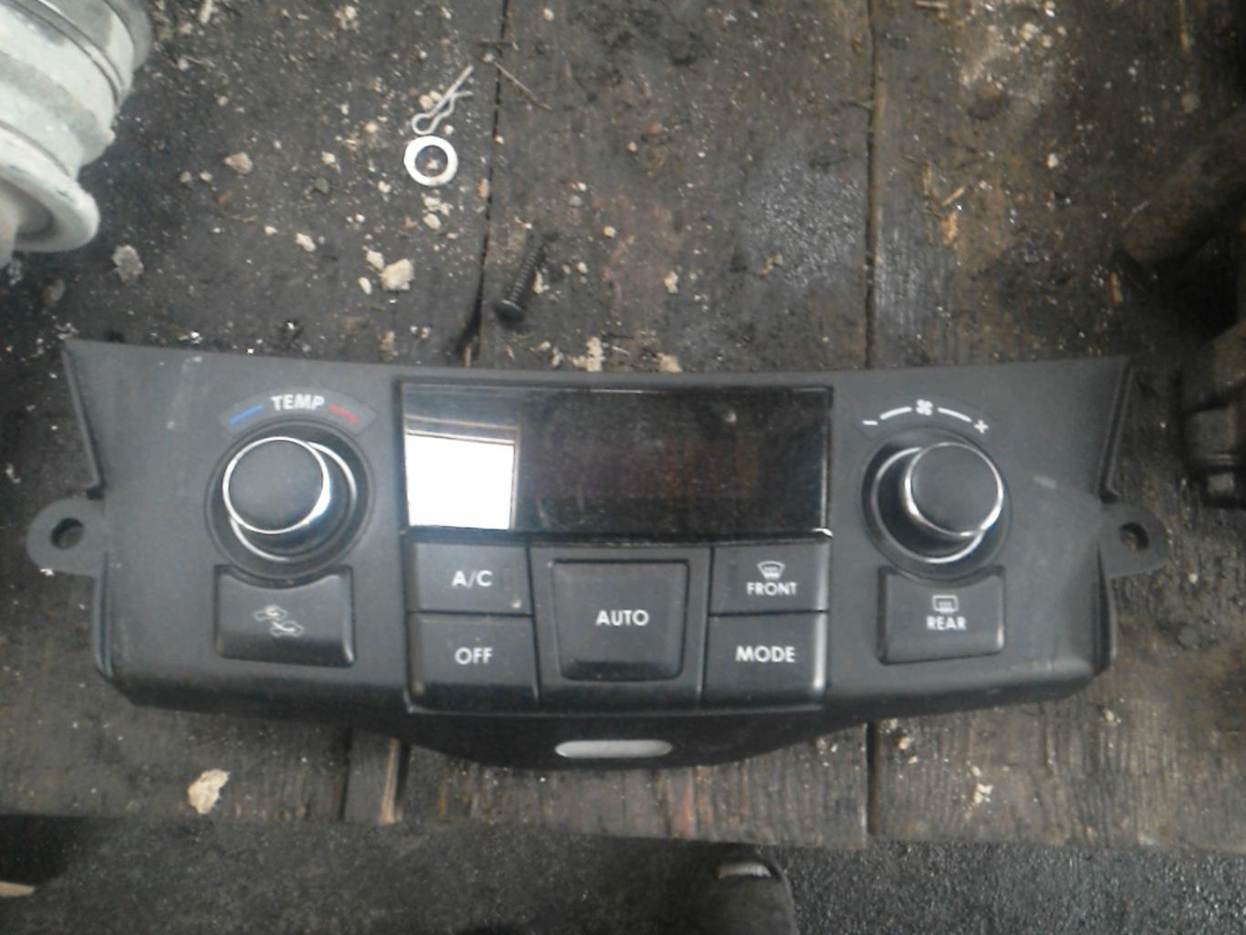 Commande chauffage SUZUKI SWIFT 4 Essence - 1