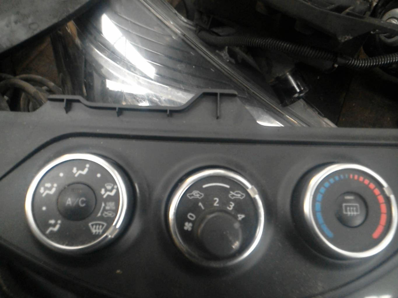Commande chauffage TOYOTA YARIS 3 PHASE 2 Diesel - 1