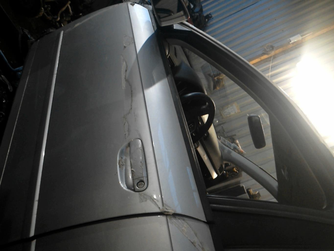 Porte avant gauche AUDI A4 2 PHASE 1 Diesel - 1