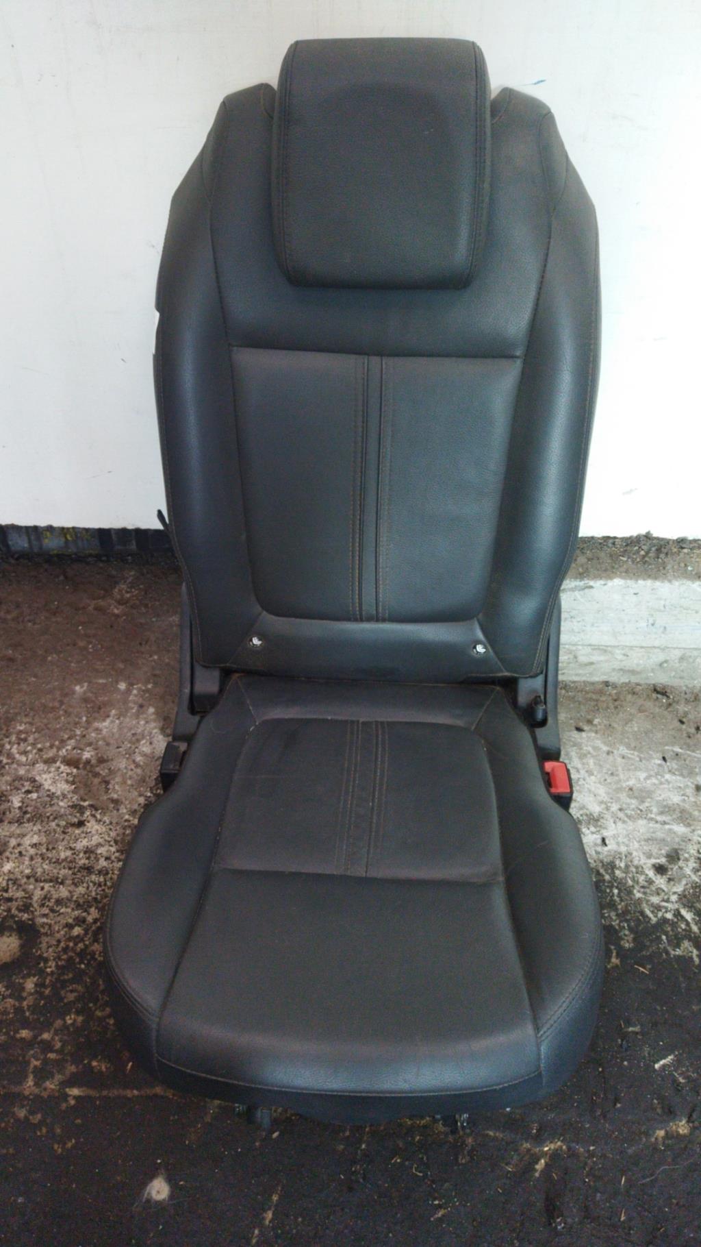 Siege arriere central PEUGEOT 5008 1 PHASE 1 Diesel - 1