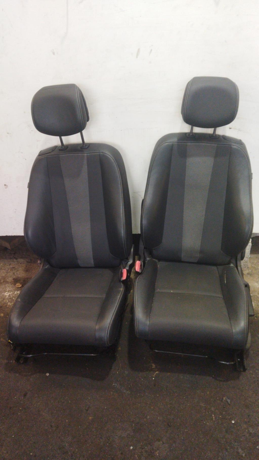 Interieur complet RENAULT MEGANE 3 PHASE 2 COUPE Diesel - 1