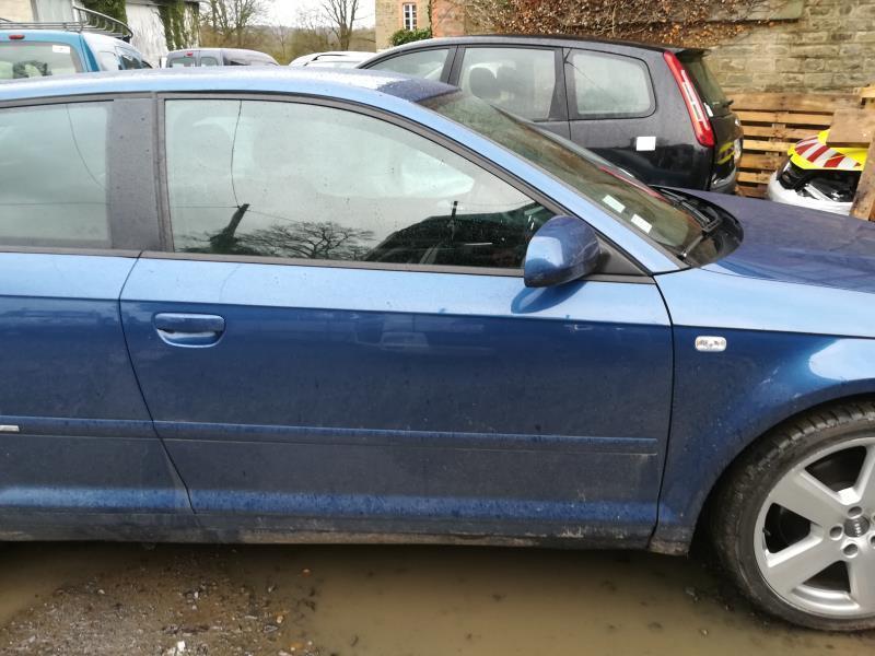 Porte avant droit AUDI A3 2 PHASE 1 Essence - 1