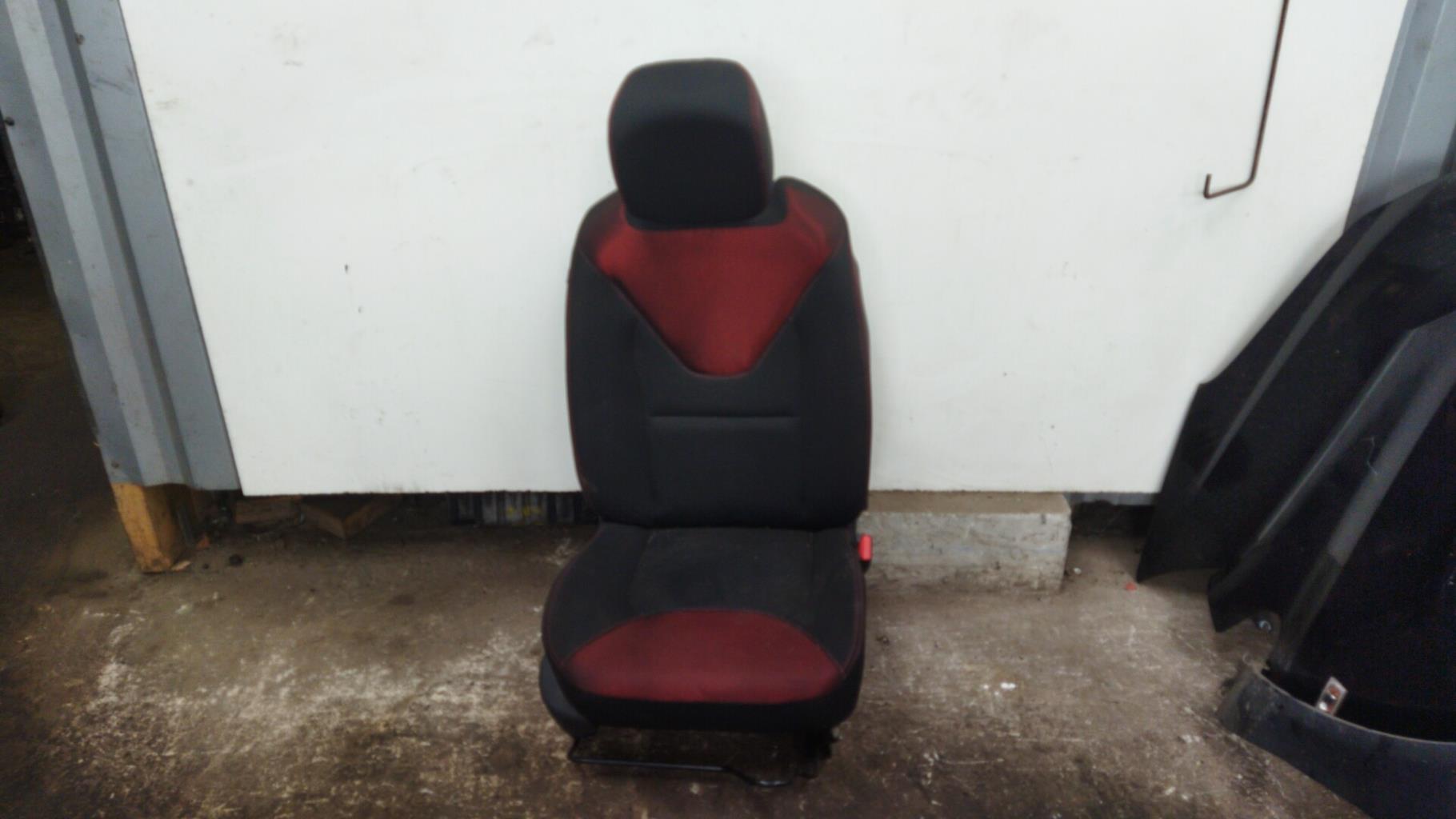 Siege avant droit RENAULT CLIO 4 PHASE 1 Diesel - 1