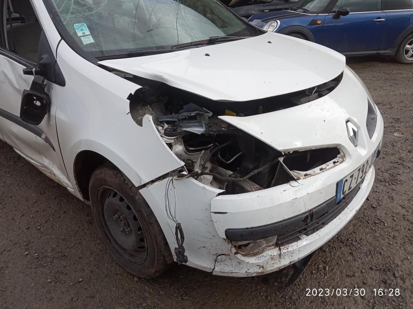 Pivot de moyeu avant droit RENAULT CLIO 3 PHASE 1 Essence - 1