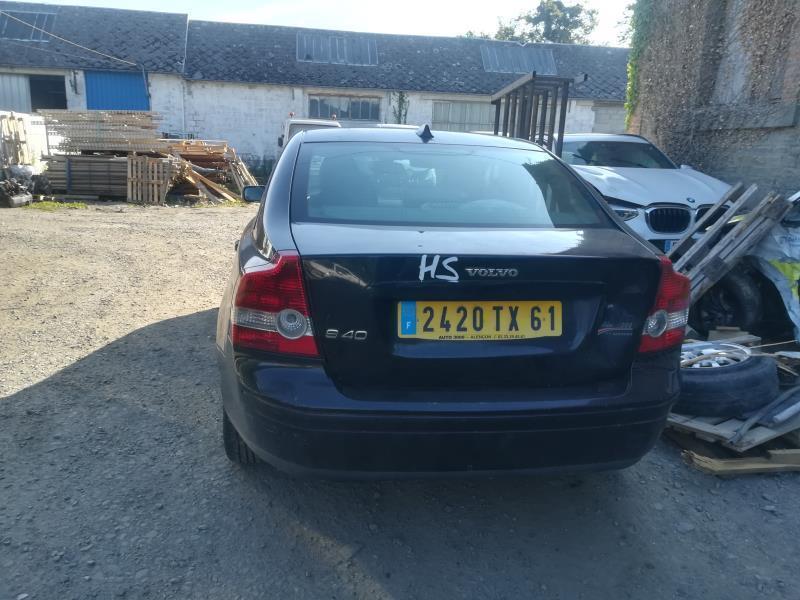 Pare choc arriere VOLVO S 40 2 PHASE 1 Diesel - 1