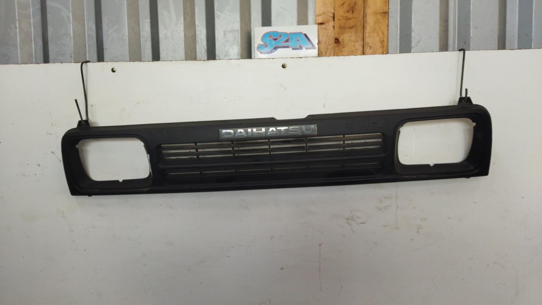 Calandre DAIHATSU FEROZA PHASE 1 Essence - 1