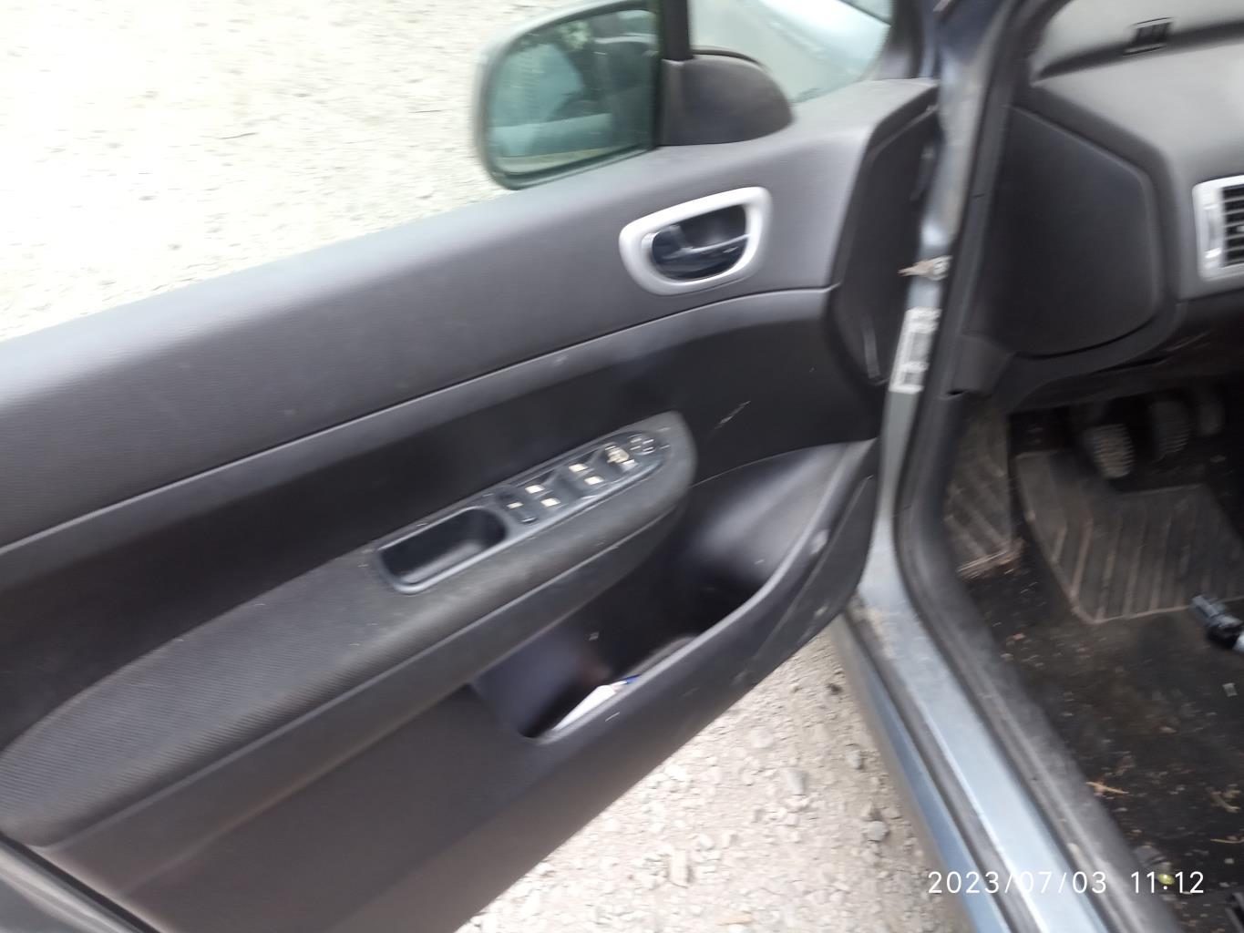 Ecran GPS PEUGEOT 307 PHASE 2 BREAK Diesel - 1