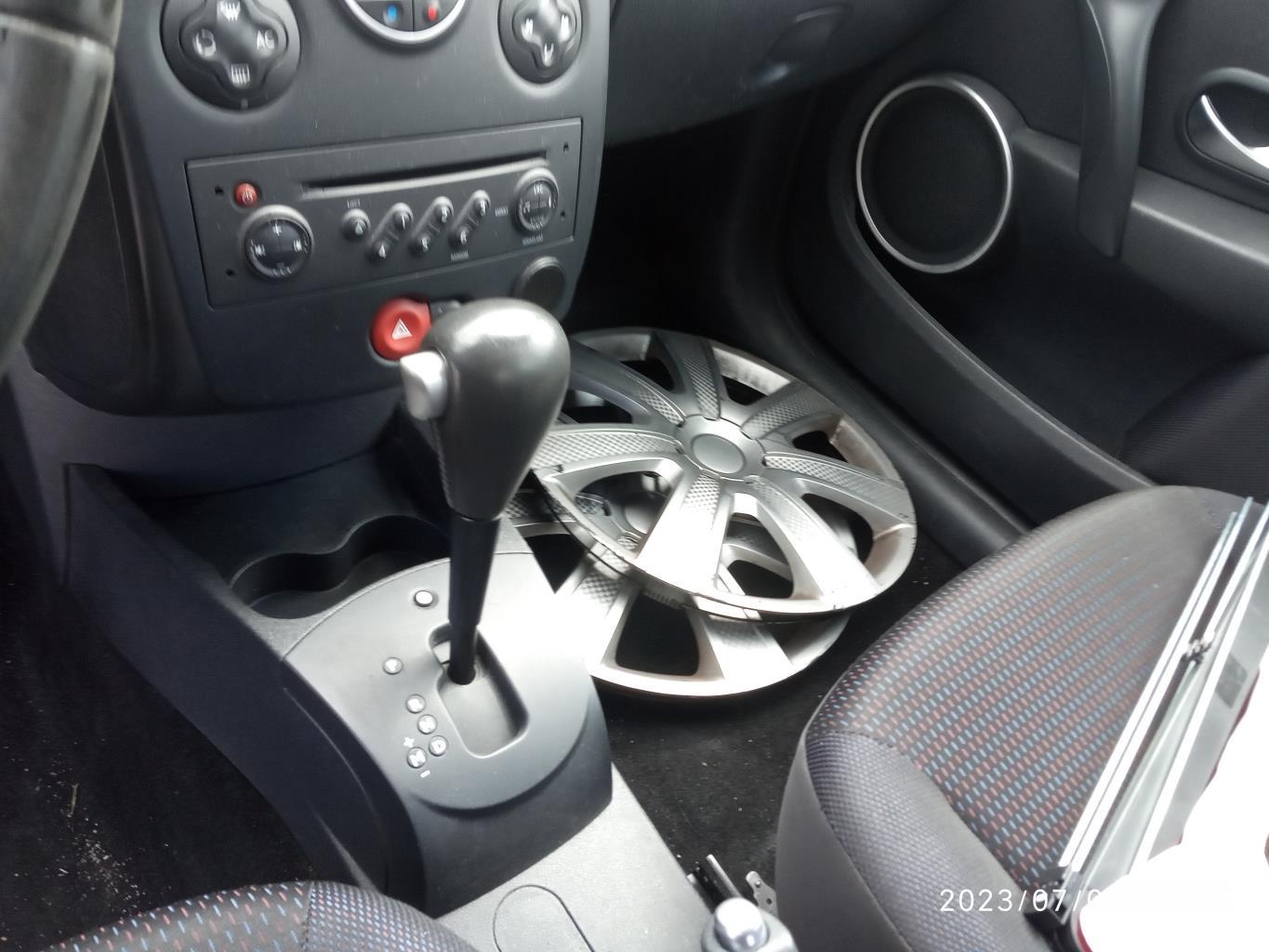 Ceinture avant gauche RENAULT CLIO 3 PHASE 1  - 1