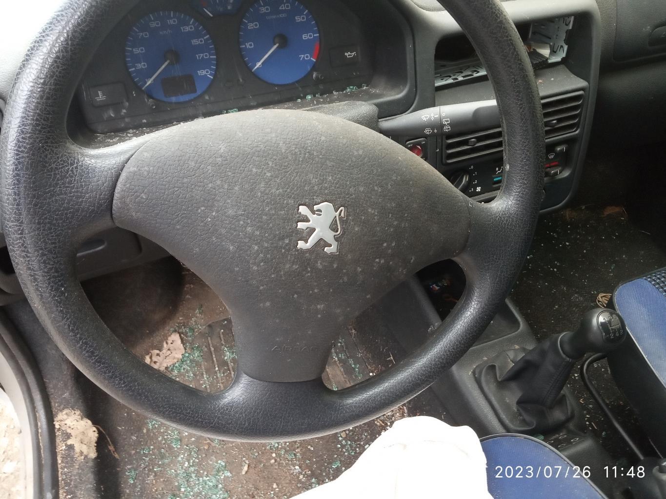 Face avant PEUGEOT 106  - 1
