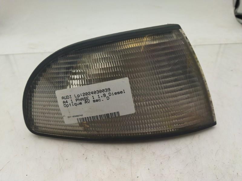Optique avant secondaire droit (feux)(clignotant) AUDI A4 1 PHASE 1 Diesel - 1