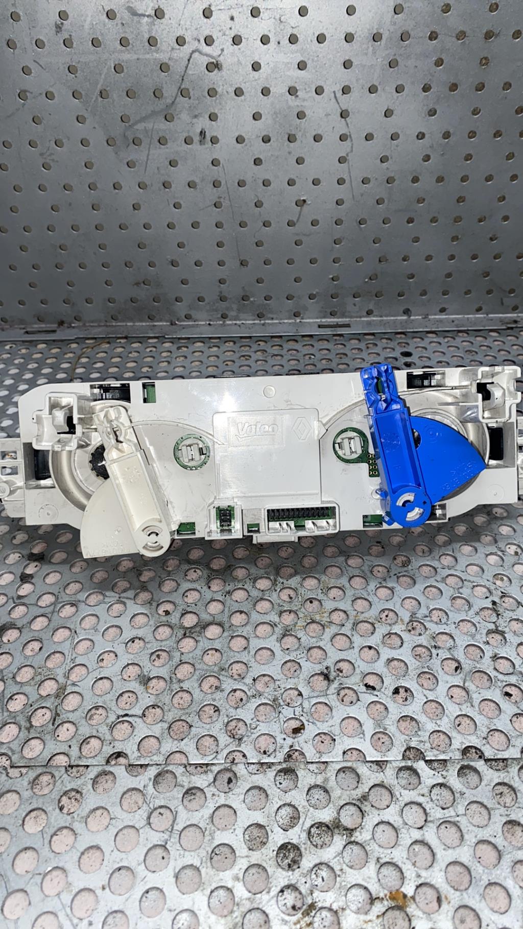 Commande chauffage RENAULT MEGANE 3 PHASE 2 Essence - 1