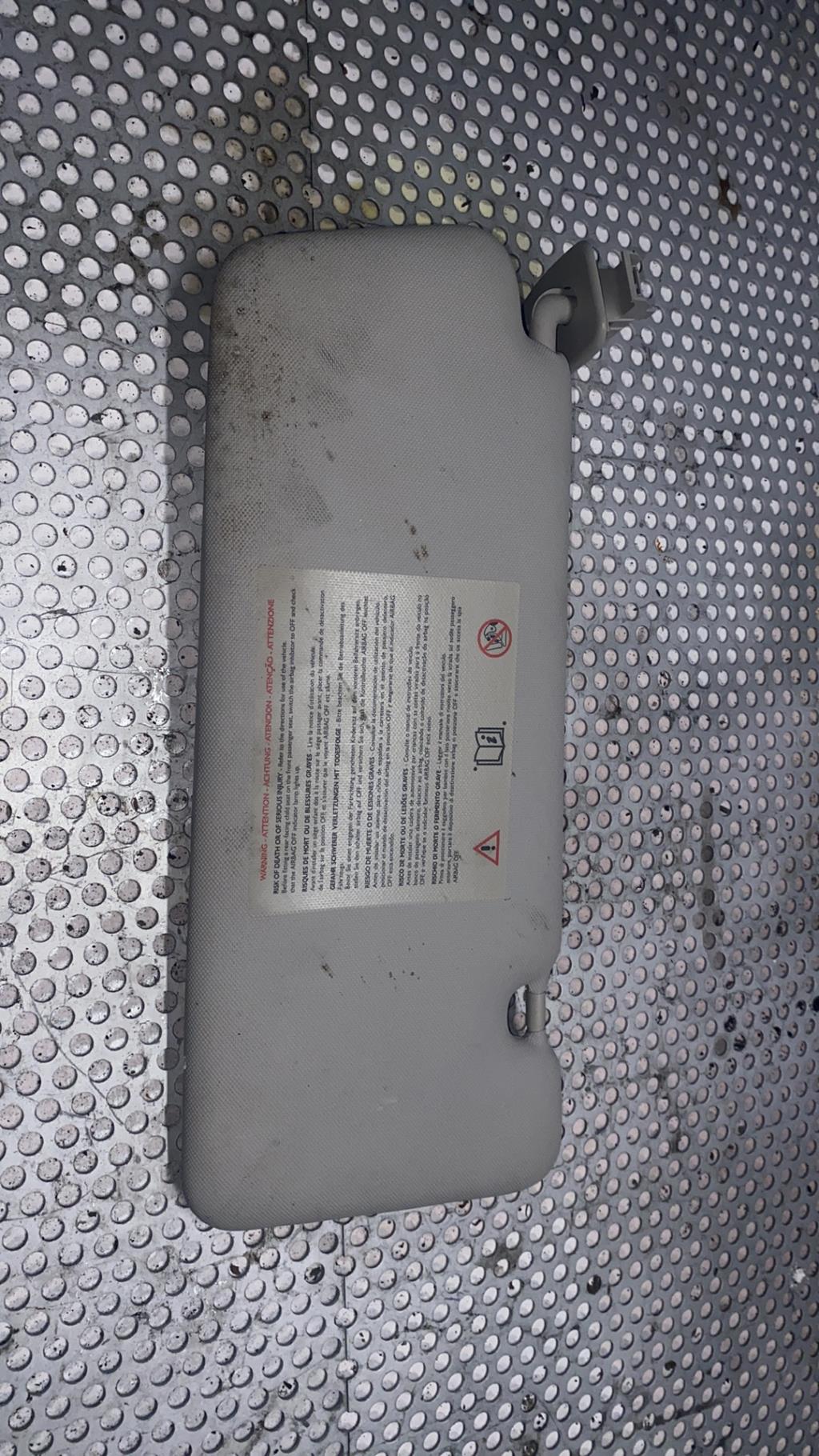 Pare soleil droit RENAULT MEGANE 3 PHASE 2 Essence - 1