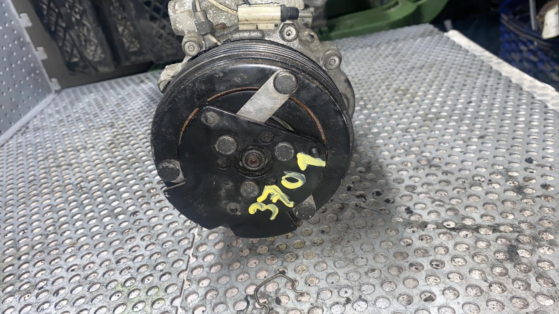 Compresseur clim RENAULT CLIO 2 PHASE 2 Essence - 1