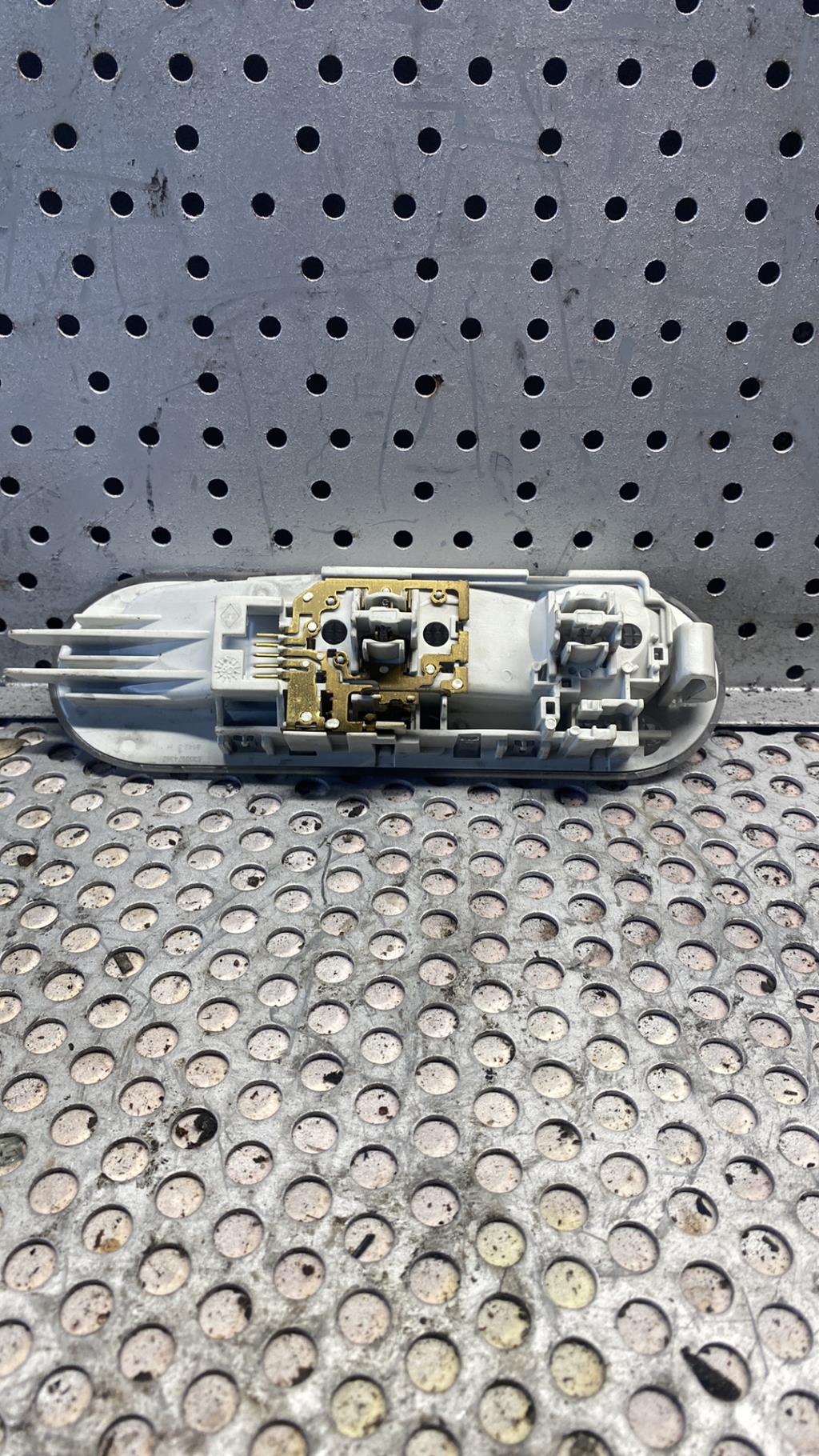 Eclairage de plafonnier RENAULT GRAND MODUS PHASE 2 Diesel - 1