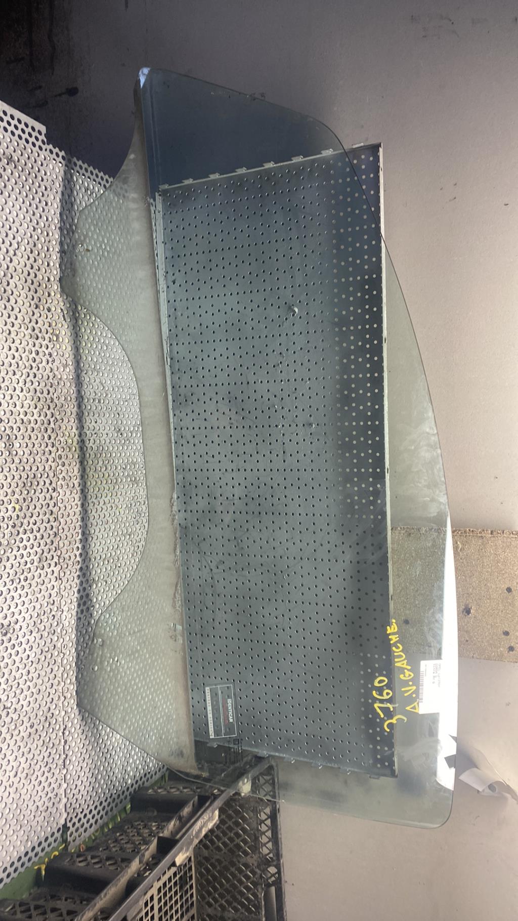 Vitre avant gauche OPEL CORSA D PHASE 1 Essence - 1