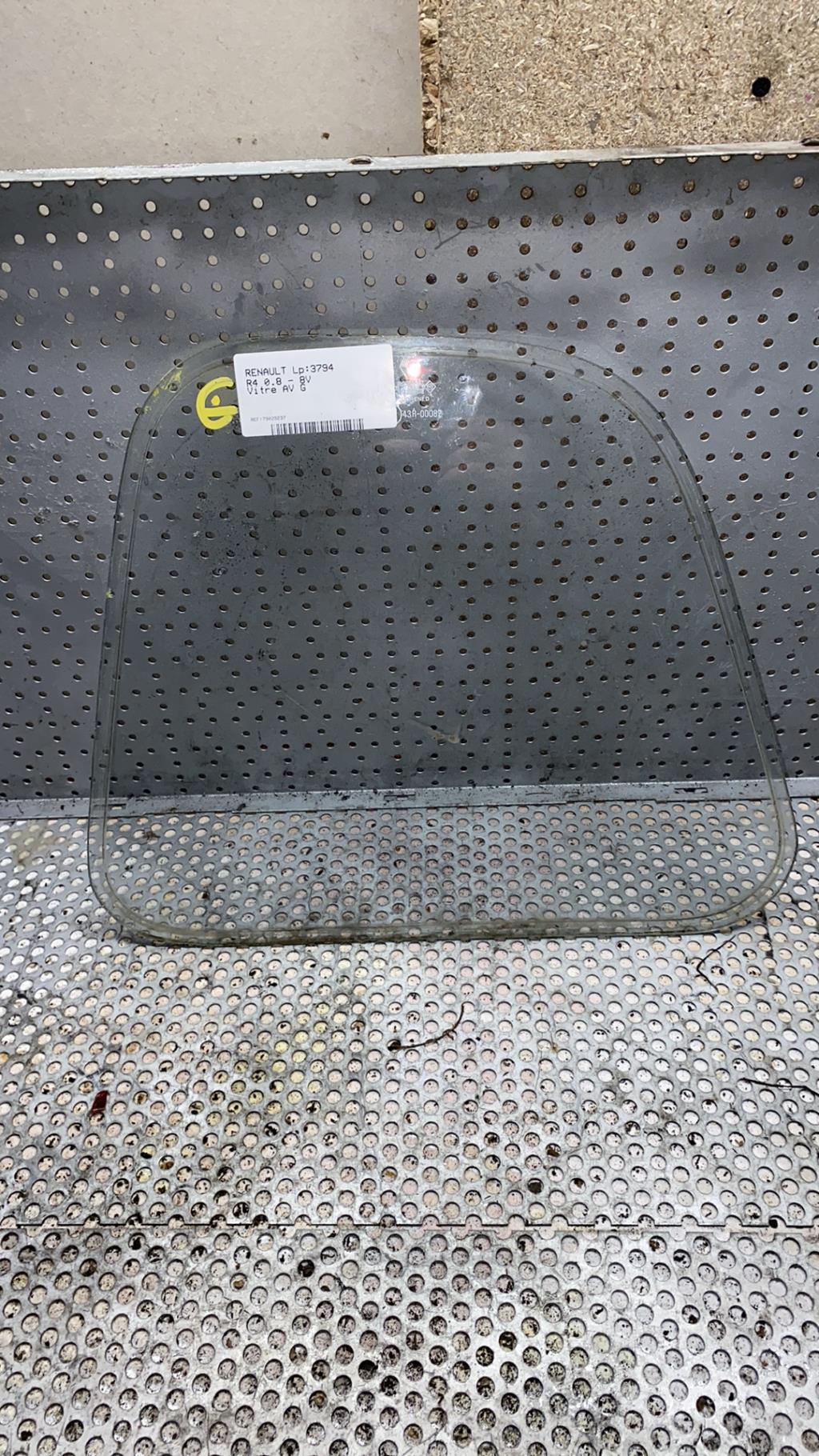Vitre avant gauche RENAULT R4 Essence - 1