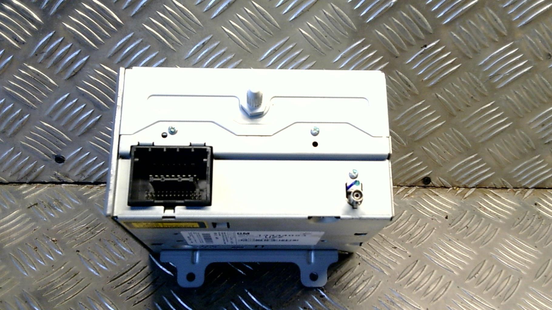Chargeur CD OPEL ASTRA J PHASE 1 Essence - 1