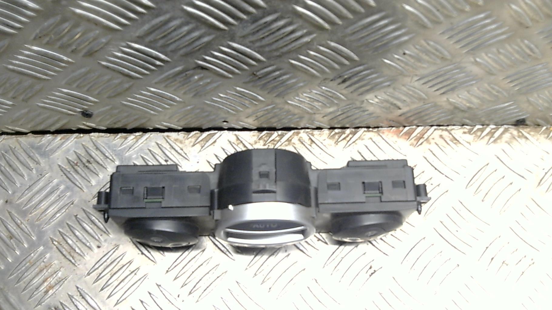 Commande chauffage RENAULT SCENIC 2 PHASE 1 Essence - 1