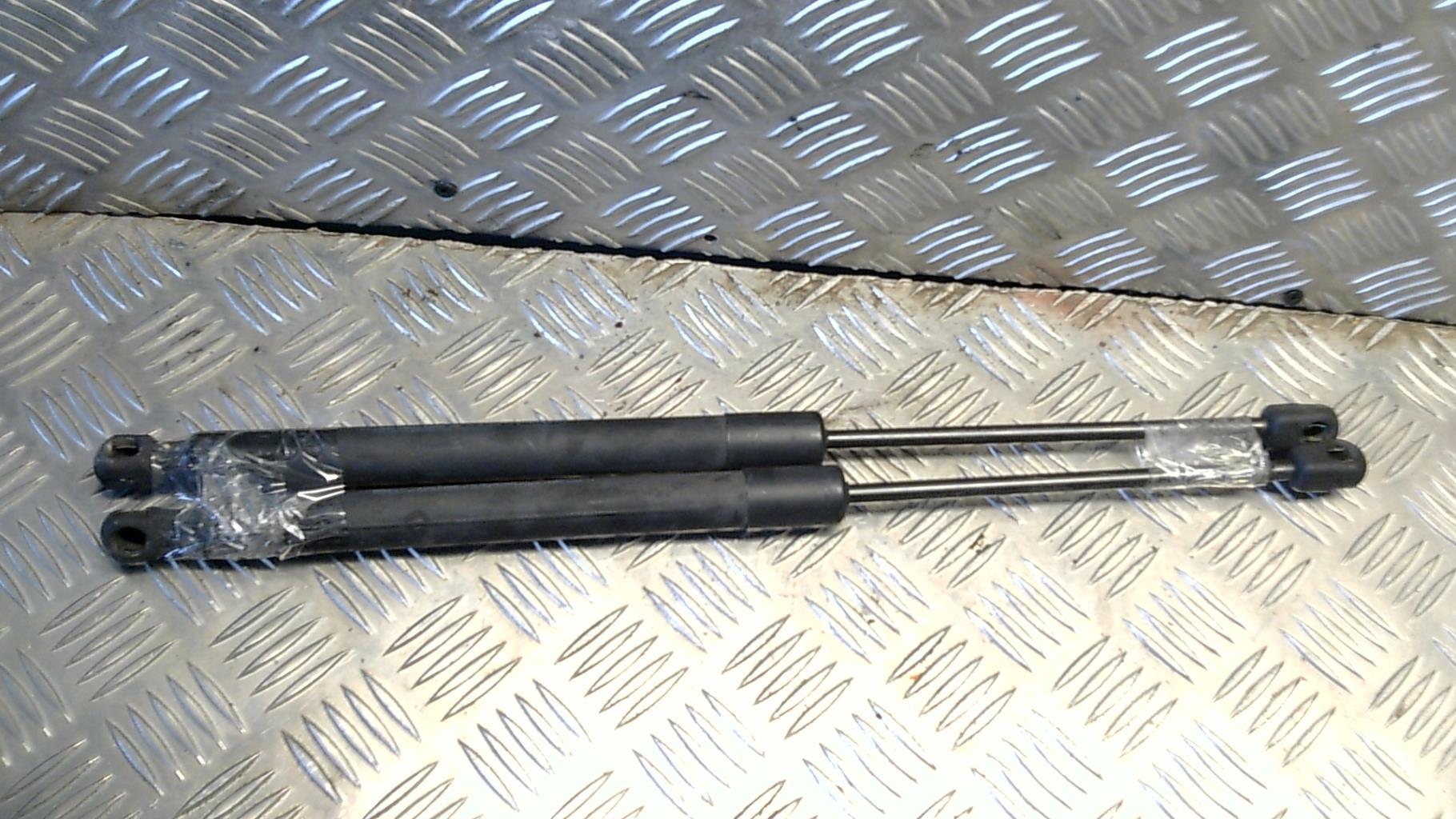 Verin de coffre VOLKSWAGEN GOLF 5 Diesel - 1