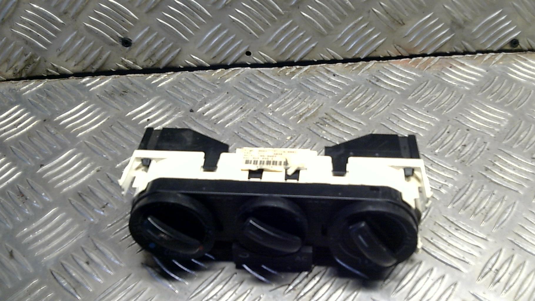 Commande chauffage VOLKSWAGEN POLO 4 PHASE 1 Essence - 1
