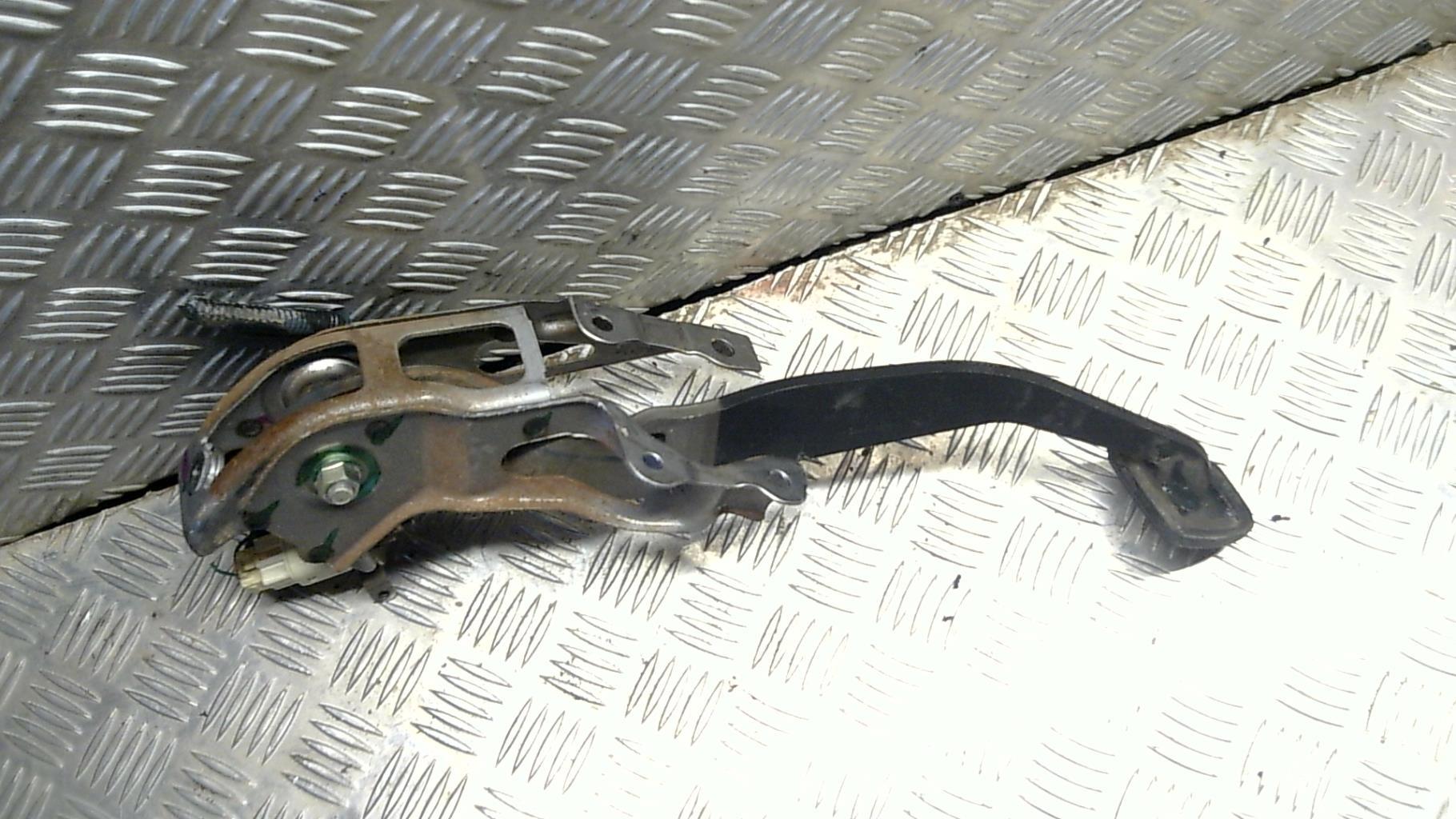Pedale de frein TOYOTA YARIS 2 PHASE 1 Diesel - 1