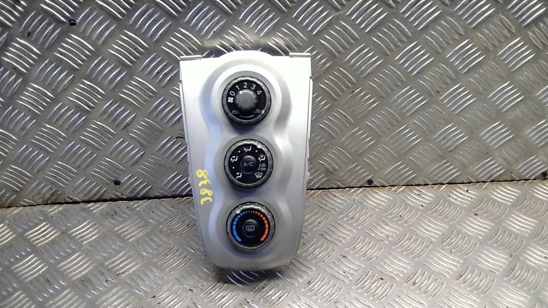 Commande chauffage TOYOTA YARIS 2 PHASE 1 Diesel - 1