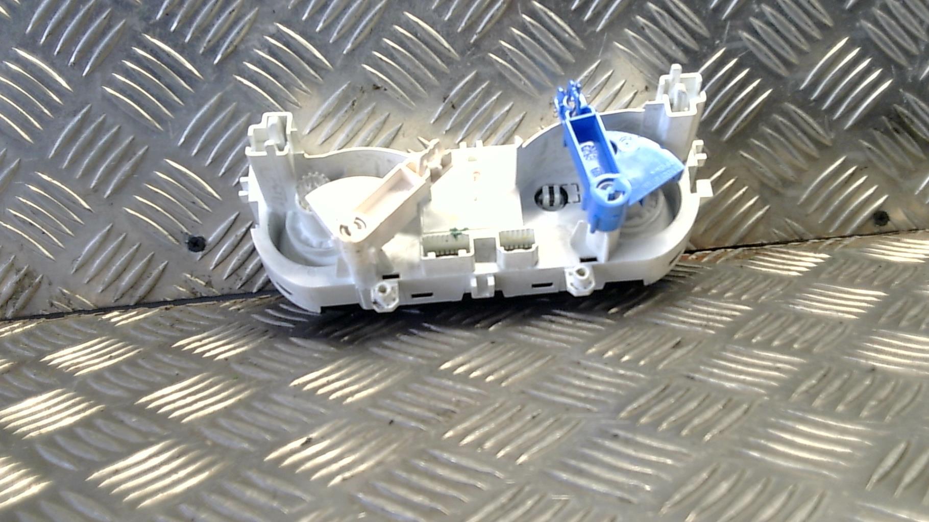 Commande chauffage RENAULT CLIO 4 PHASE 1 Essence - 1