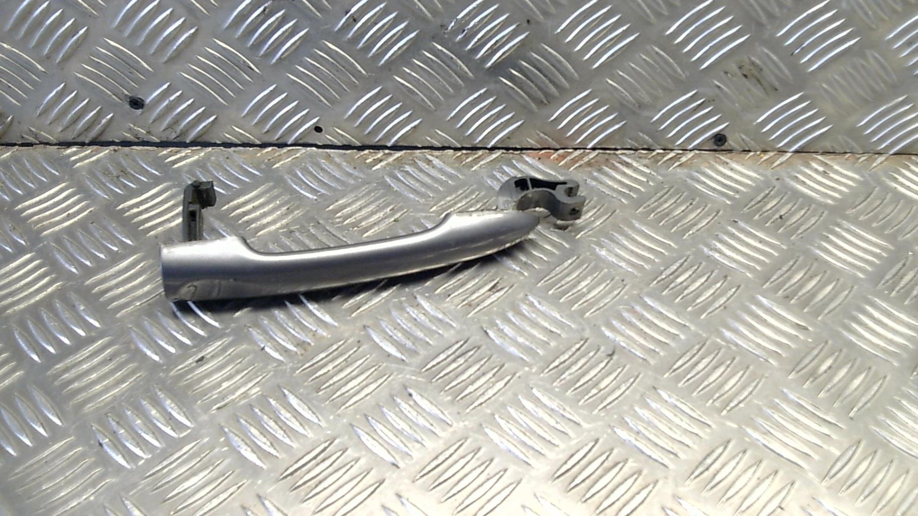 Poignee porte avant gauche RENAULT CLIO 4 PHASE 1 Essence - 1