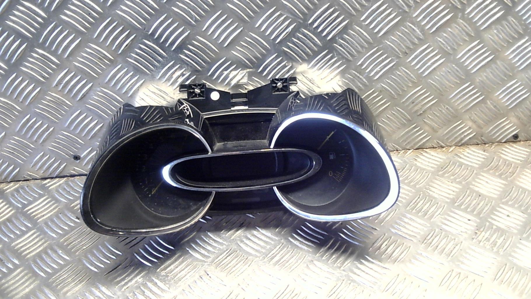 Compteur RENAULT CLIO 4 PHASE 1 Essence - 1
