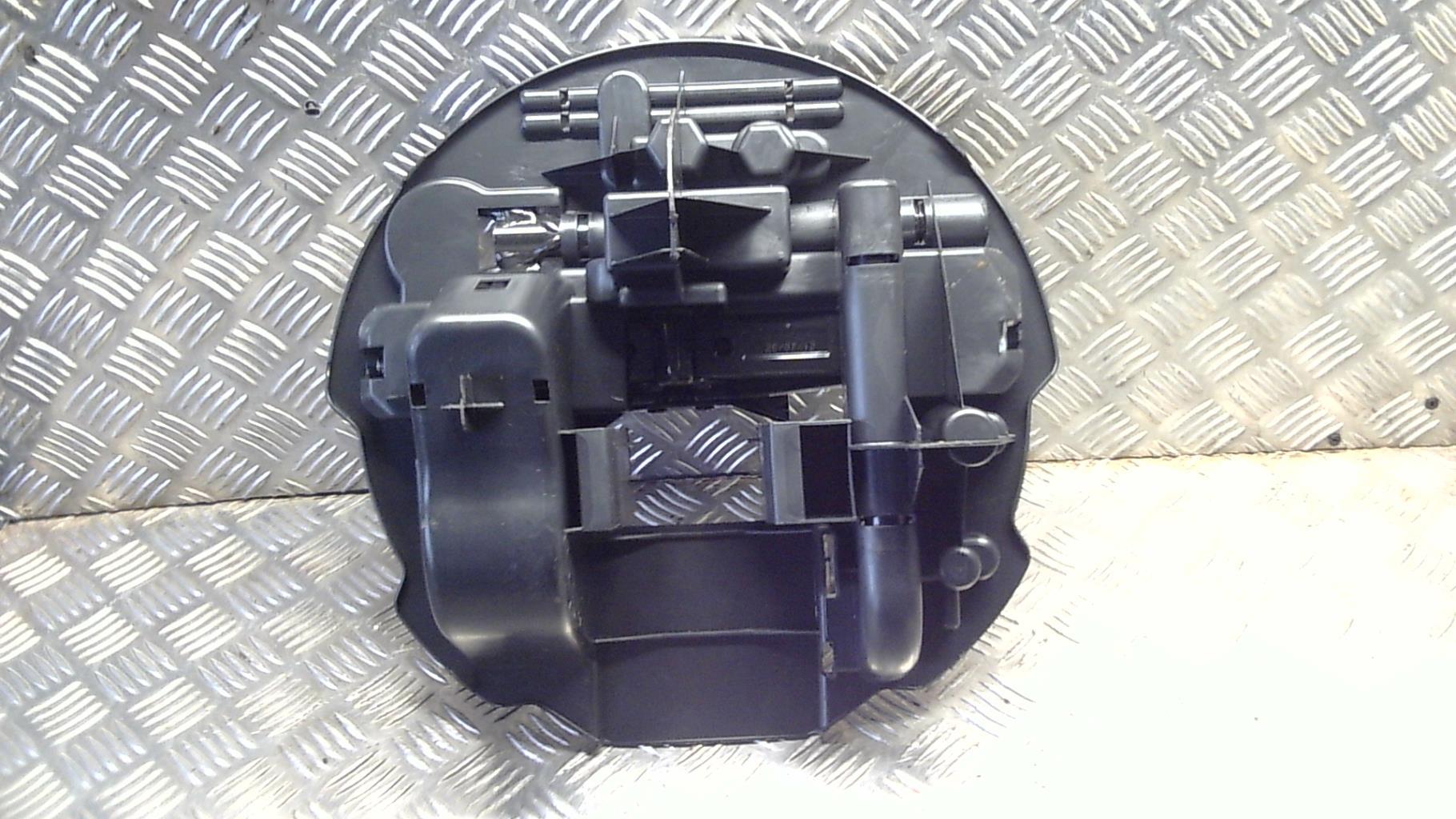 Cric (Ensemble depannage) RENAULT CLIO 4 PHASE 1 Essence - 1