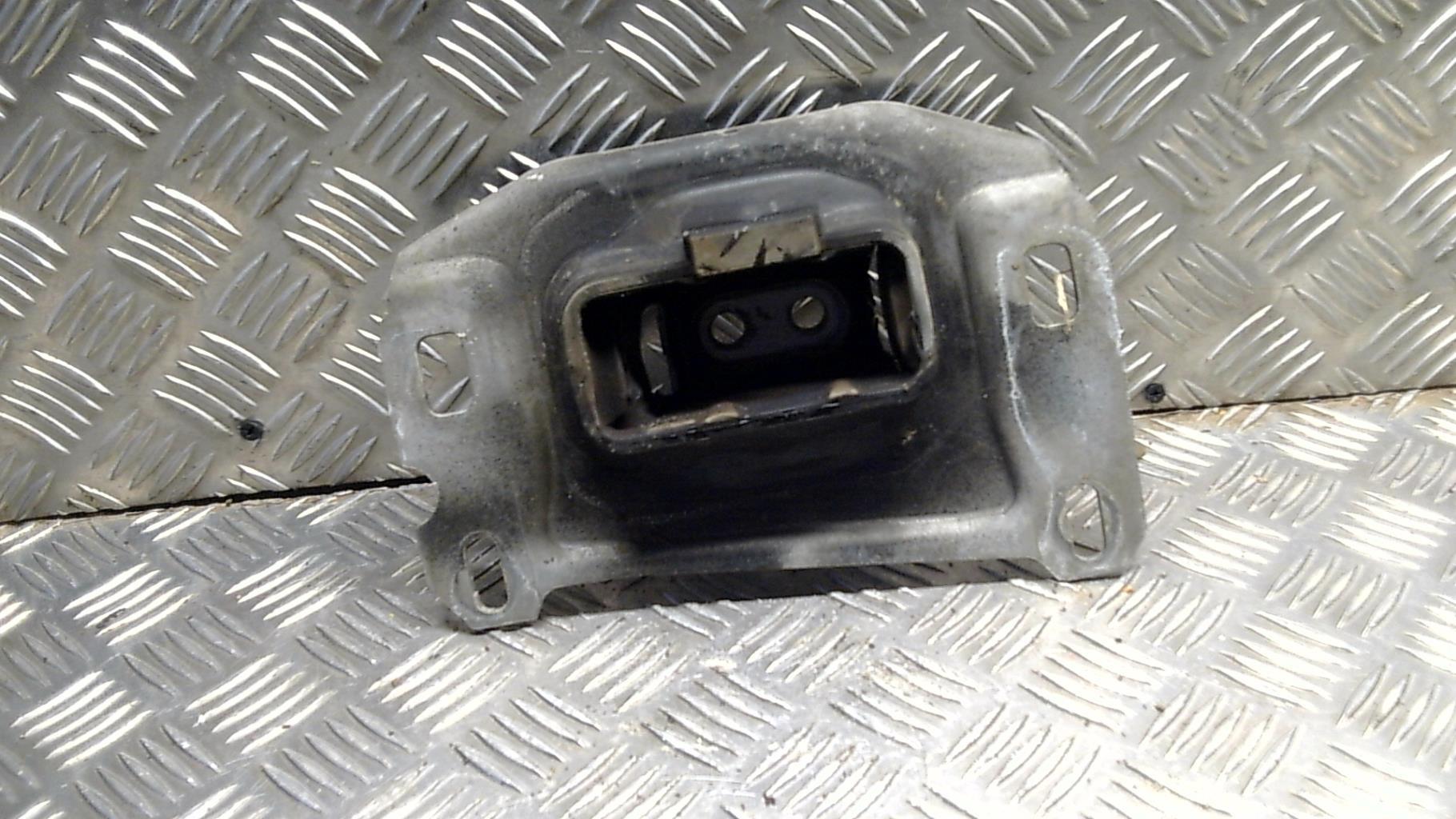 Support moteur gauche PEUGEOT 308 2 PHASE 1 Diesel - 1
