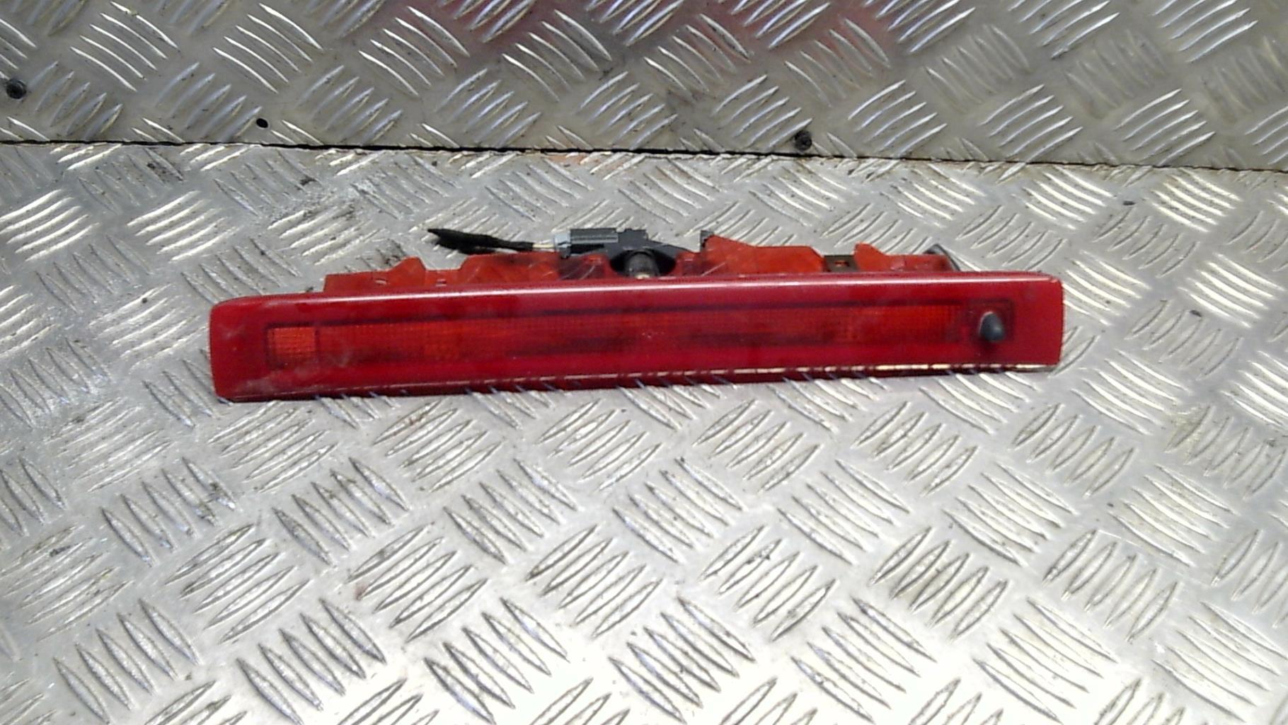 Feu arriere stop central RENAULT CLIO 3 PHASE 1 Diesel - 1