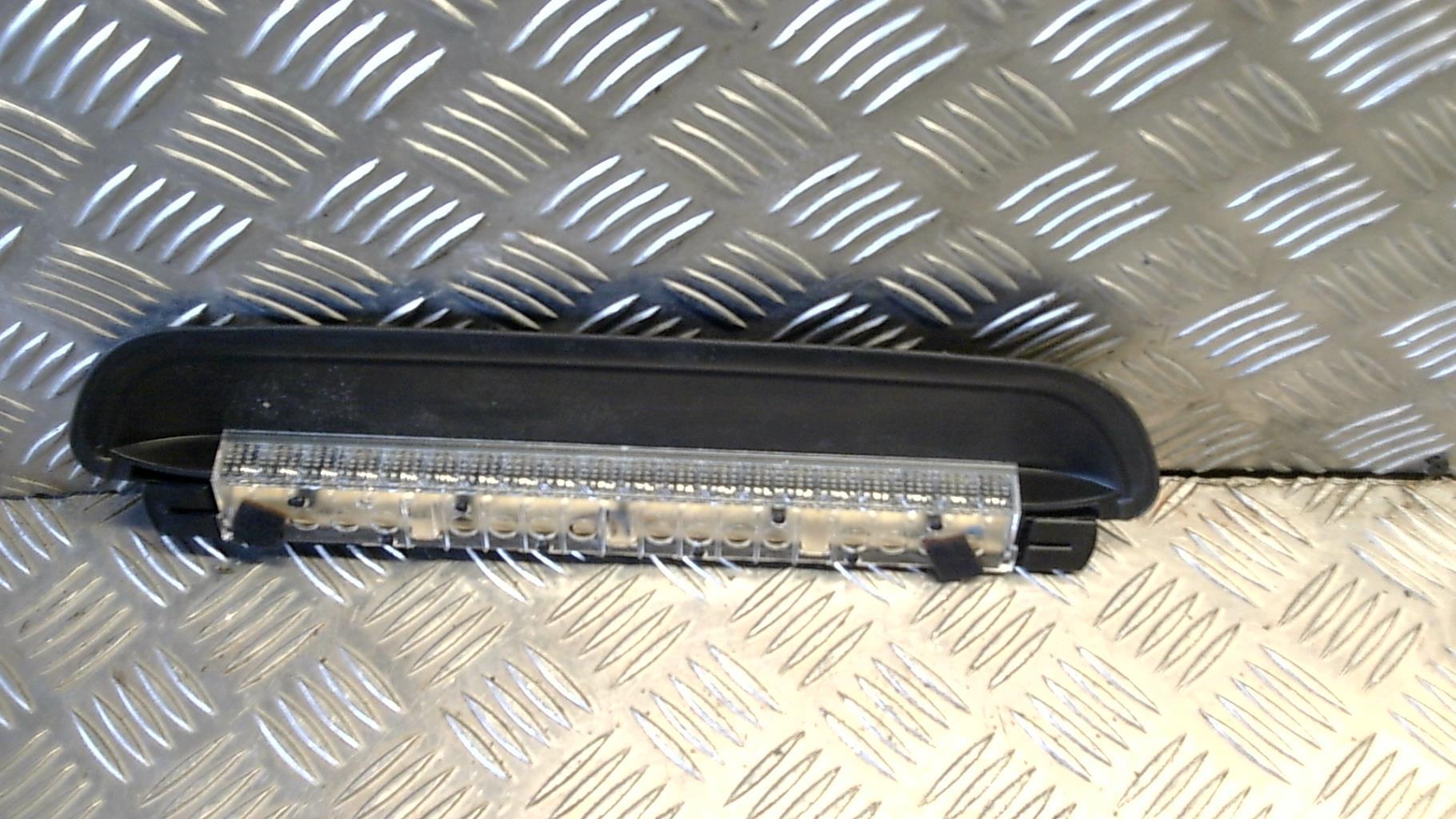 Feu arriere stop central BMW SERIE 5 E60 PHASE 1 Diesel - 1