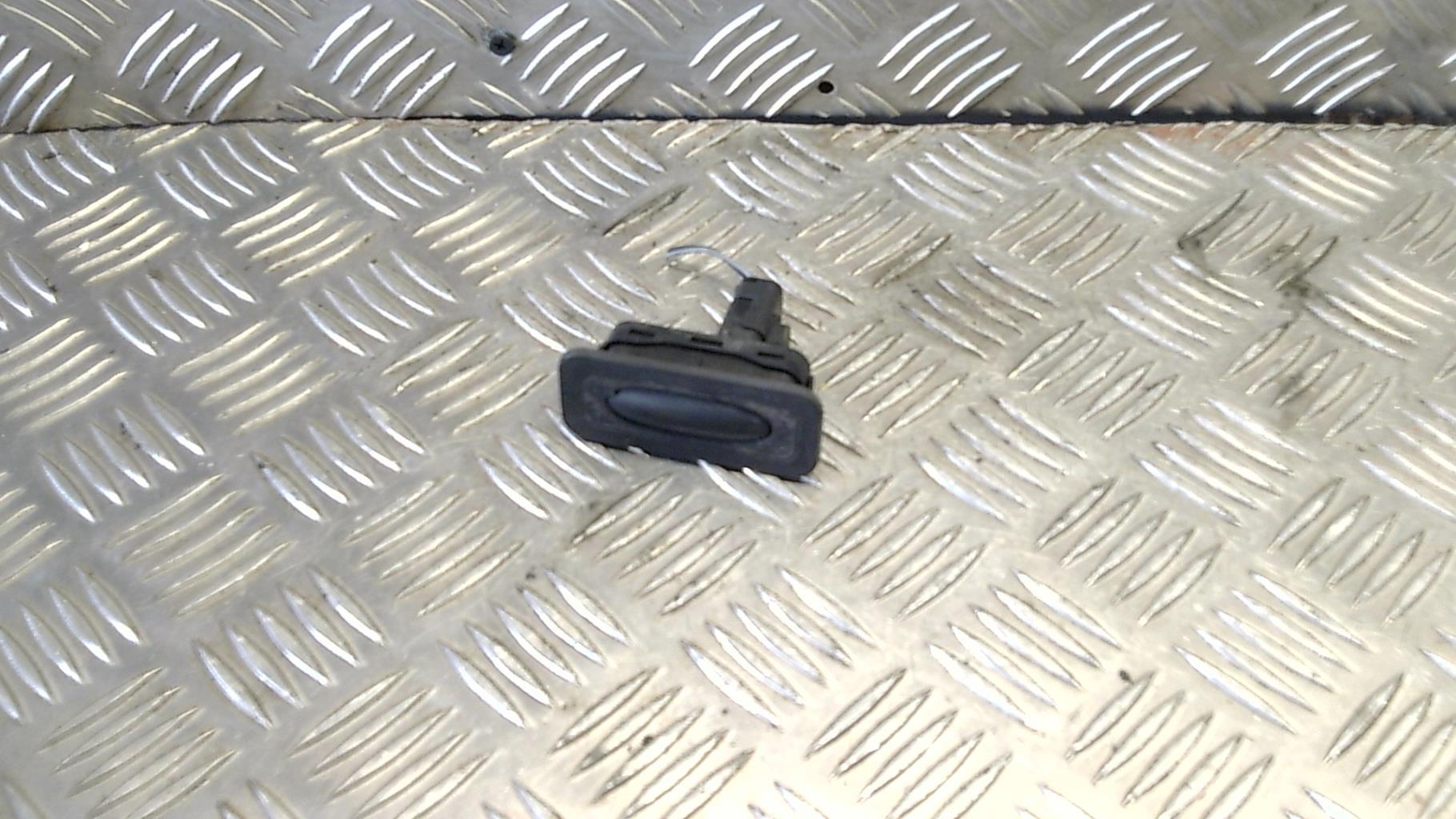 Bouton de coffre RENAULT MODUS PHASE 1 Diesel - 1