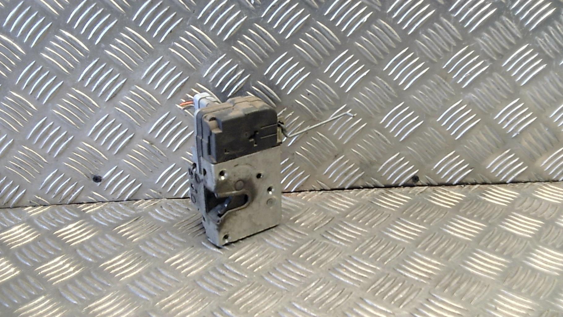 Serrure avant droit PEUGEOT 206+ Diesel - 1