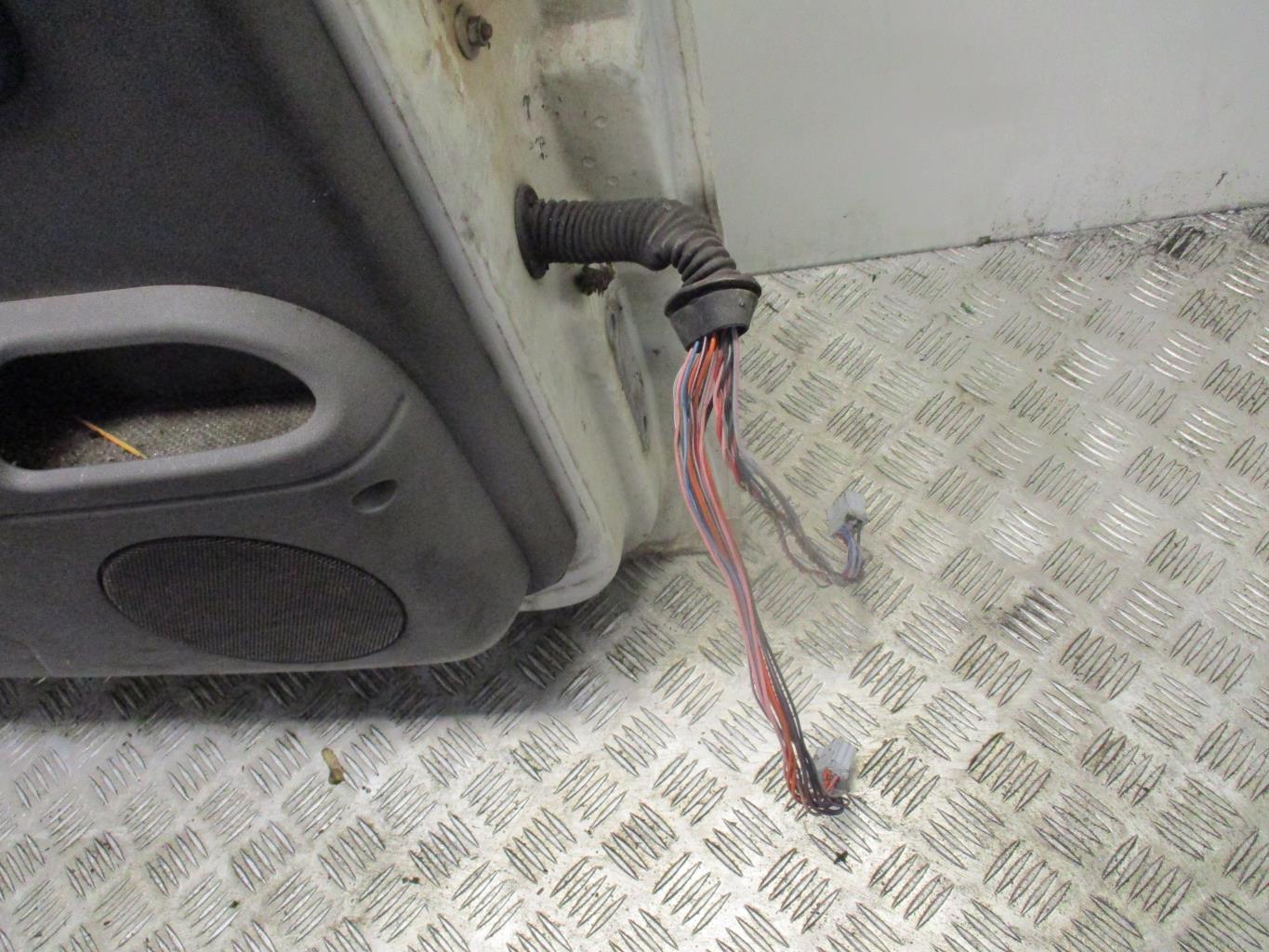 Porte avant gauche LAND ROVER DISCOVERY 2 PHASE 1 Diesel - 1