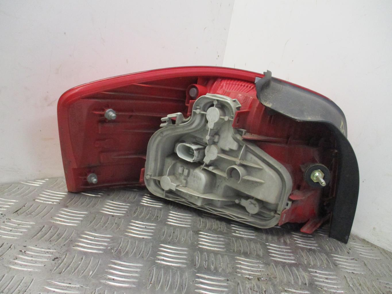 Feu arriere principal droit (feux) AUDI A3 2 PHASE 1 Diesel - 1