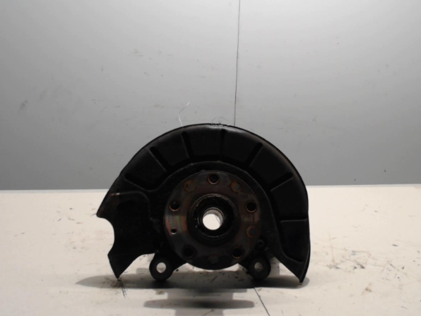 Fusee avant droit VOLKSWAGEN GOLF 5 Essence - 1