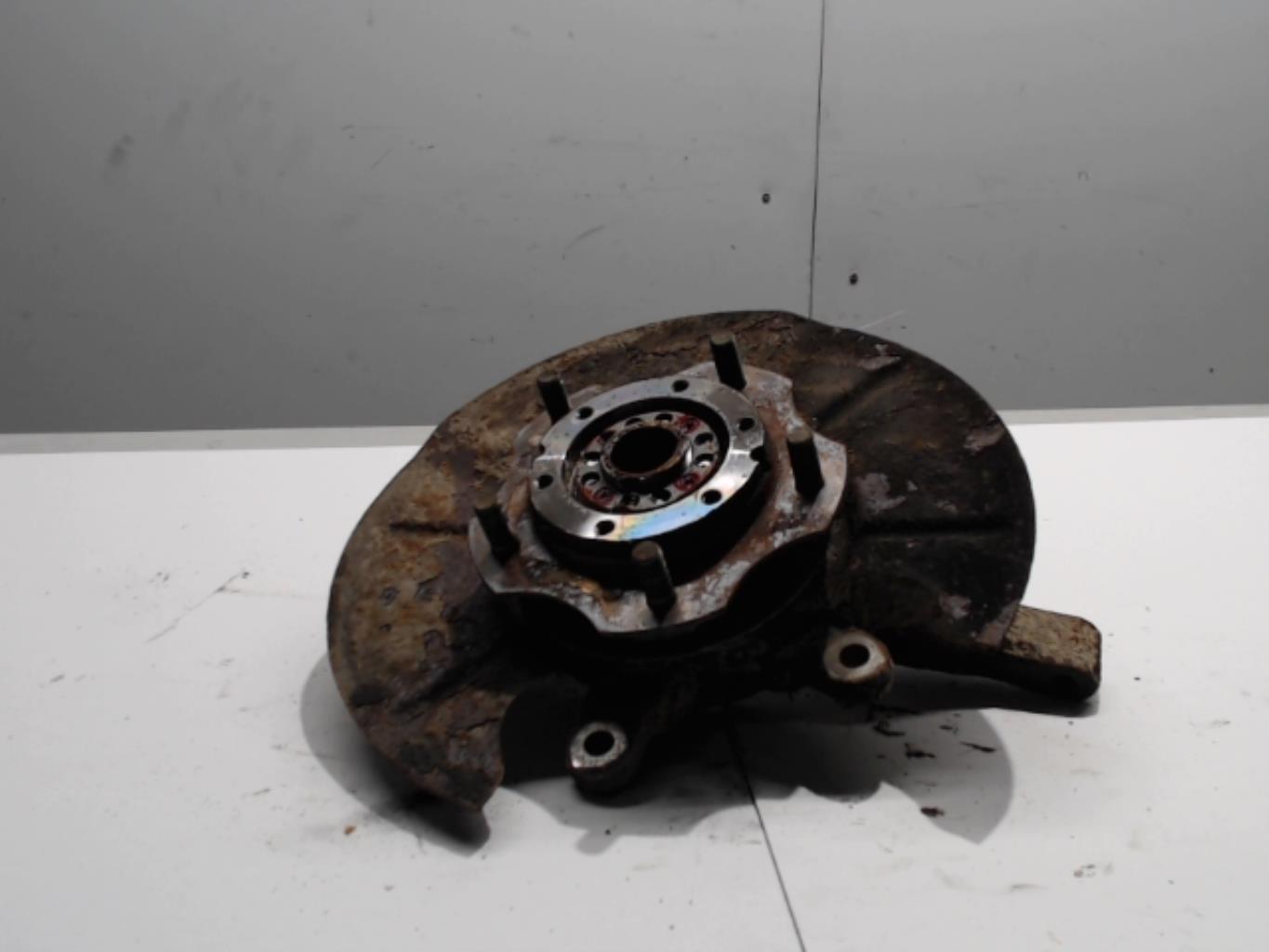 Fusee avant gauche SUZUKI GRAND VITARA 1 Diesel - 1