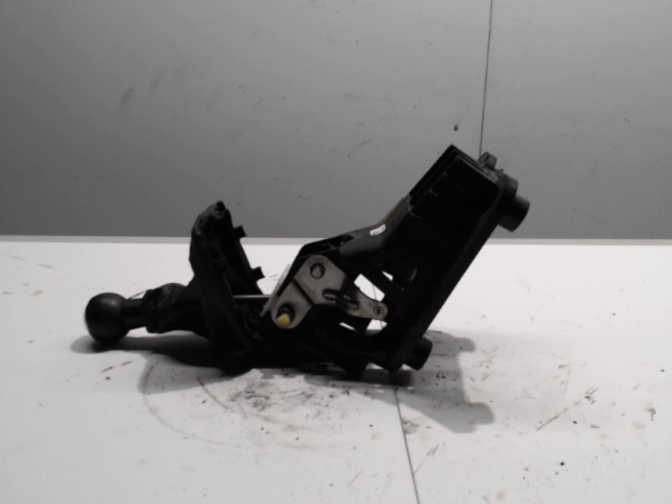 Levier de vitesses PEUGEOT 207 PHASE 1 Diesel - 1