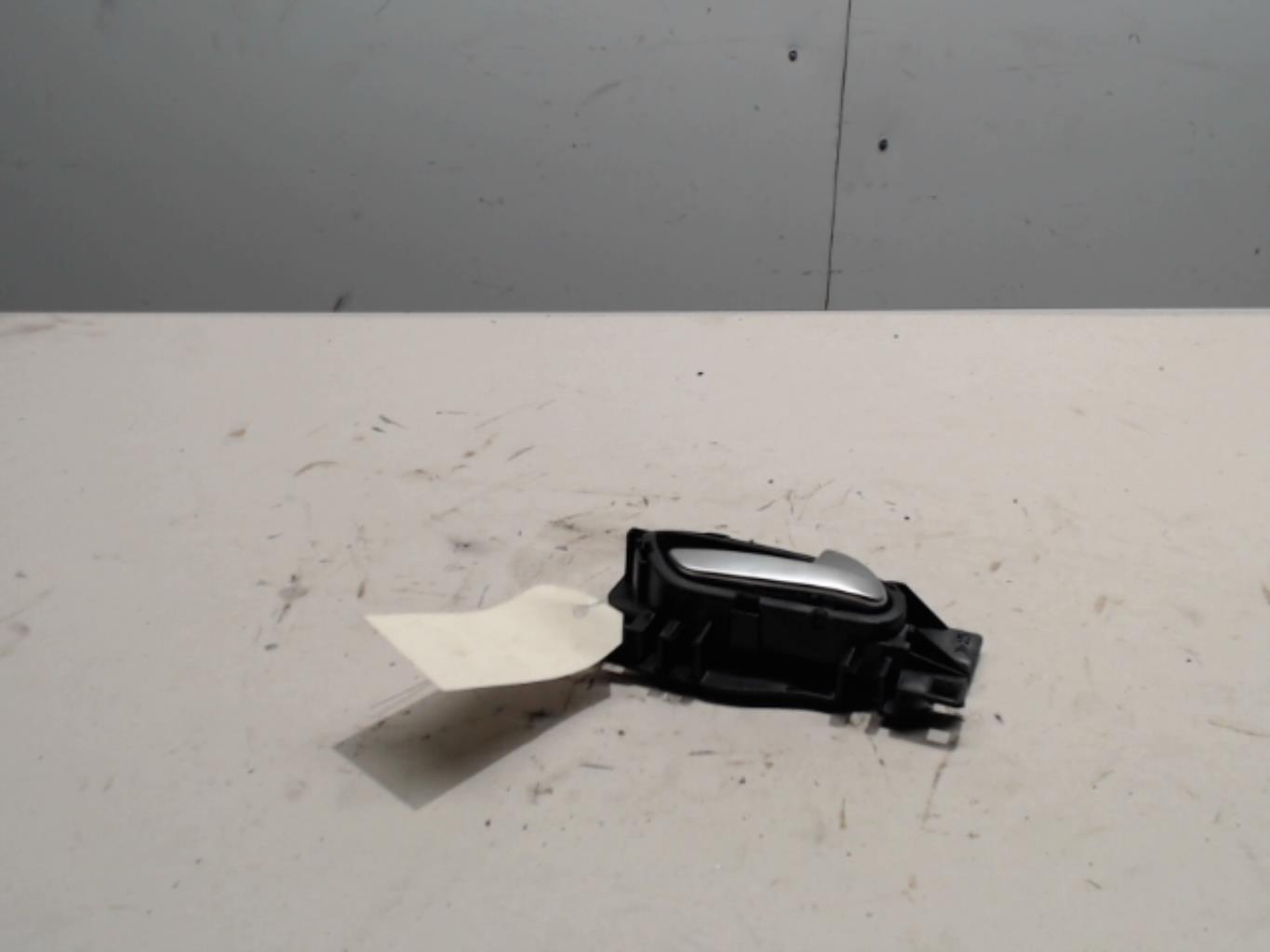 Poignee interieur avant droit CITROEN DS3 PHASE 1 Essence - 1