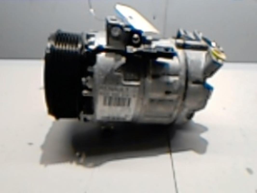 Compresseur clim - RENAULT 
