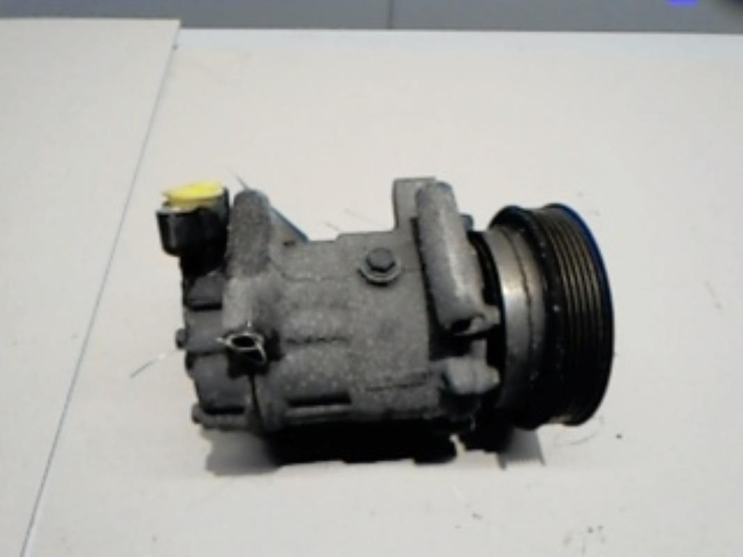 Compresseur clim - RENAULT 