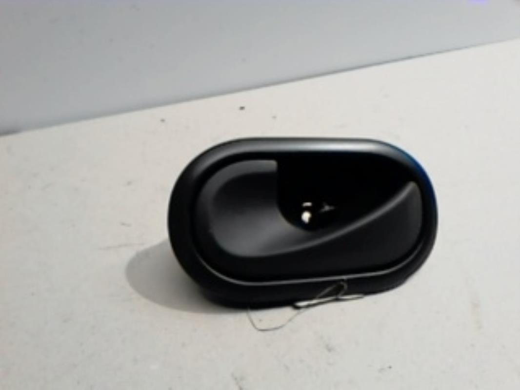 Poignee interieur avant gauche RENAULT TWINGO 2 Diesel - 1